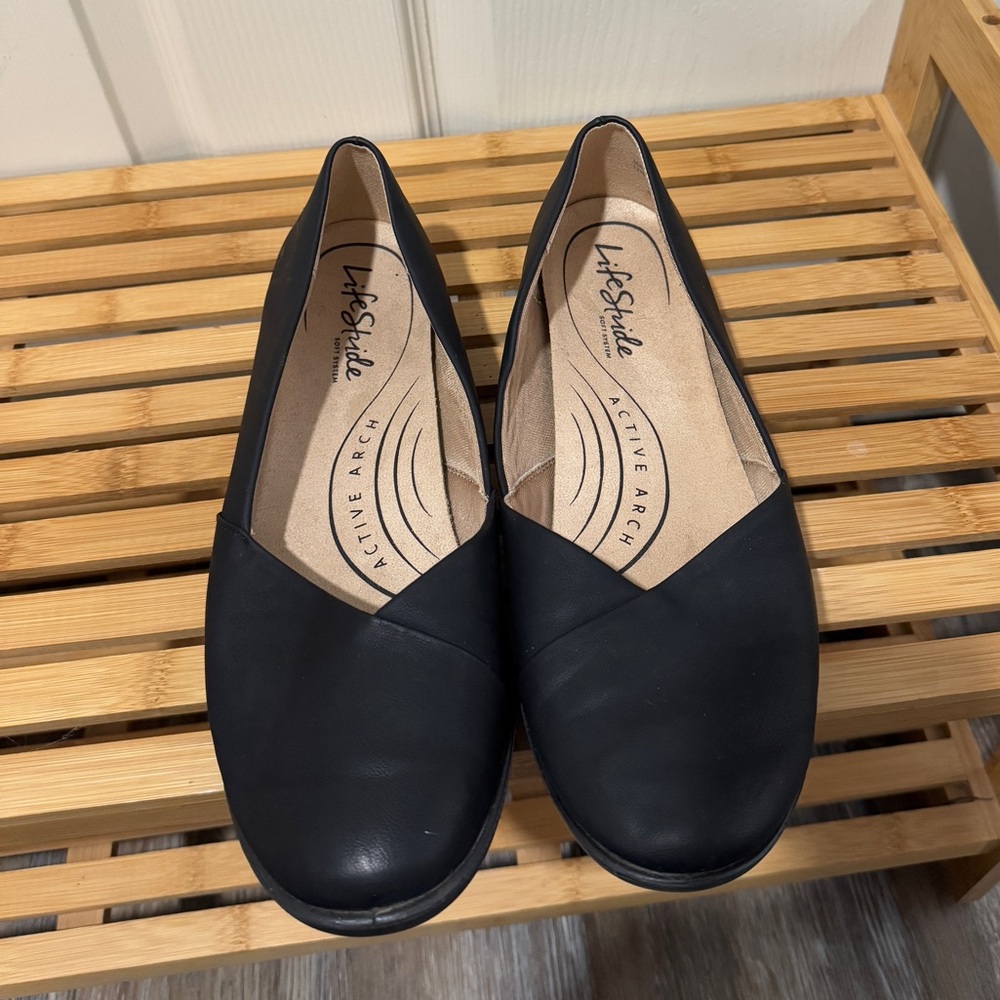 Life Stride Elegant Black Flats